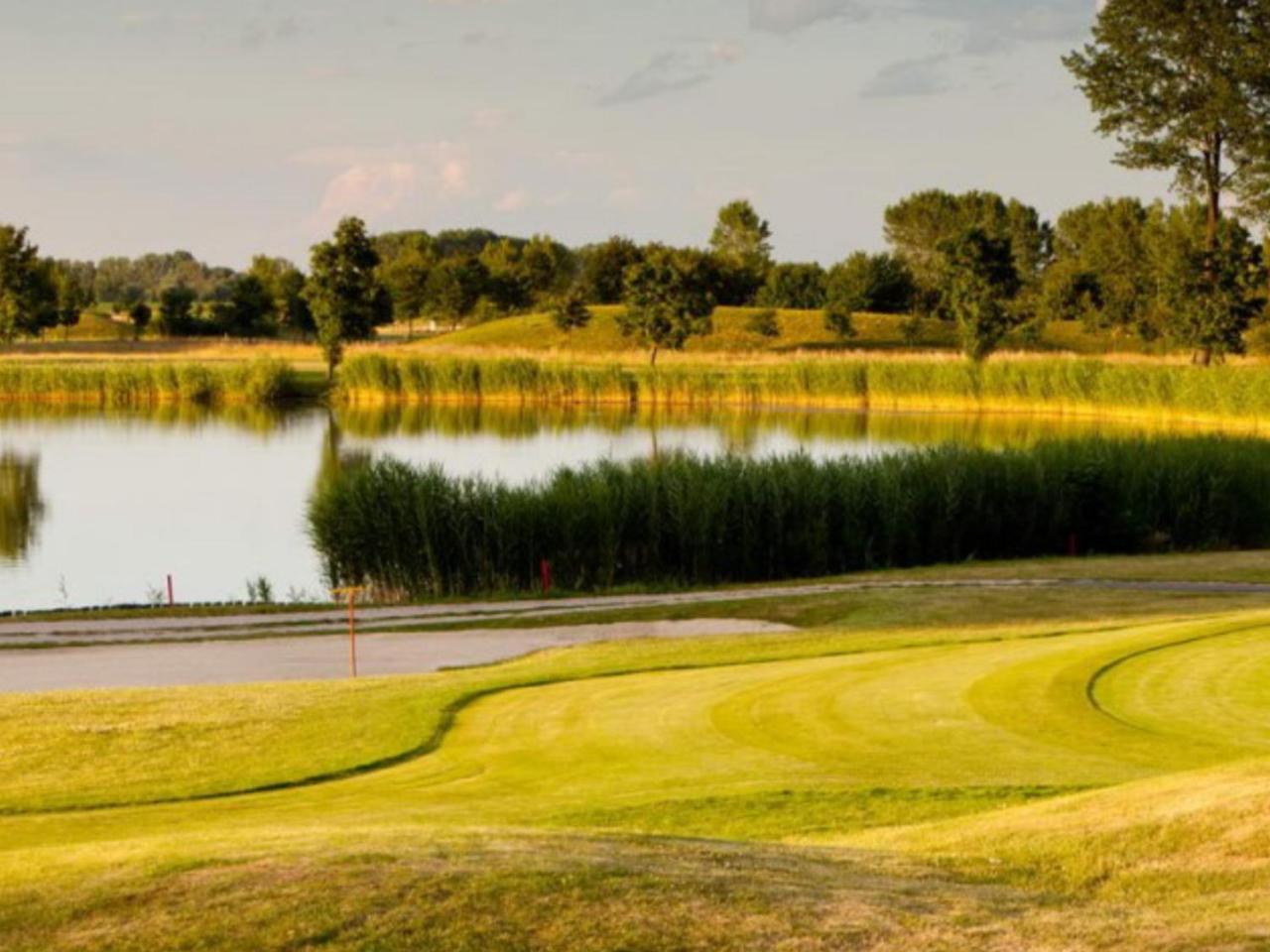 Apartman Golf Lux Bük Exterior foto